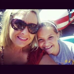 Meet your Posher, Kelli